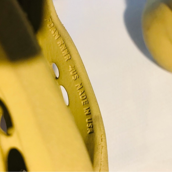 Adidas Yeezy - Picture 10 of 11